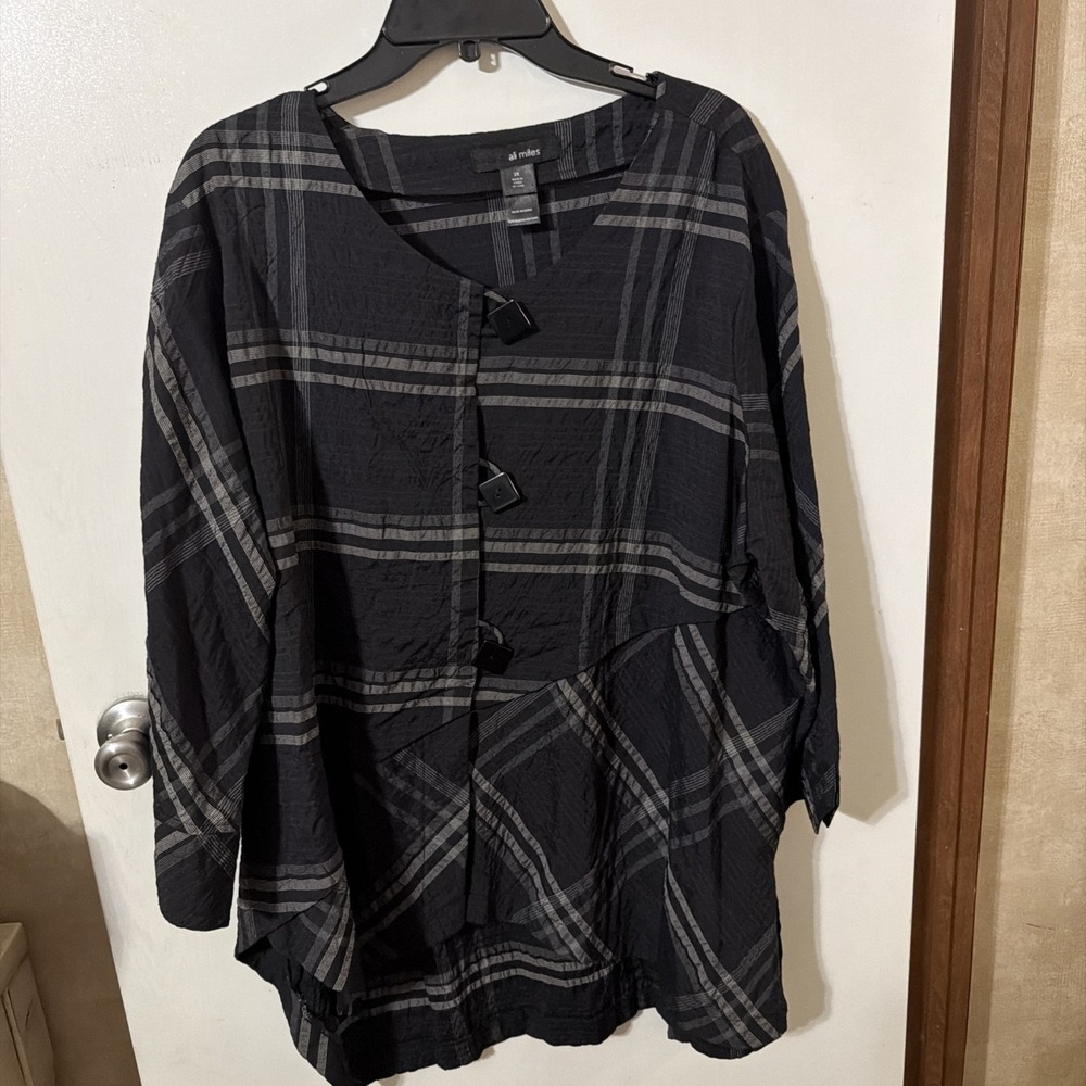 Ali Miles Top Womens Size 2X abstract black checkered